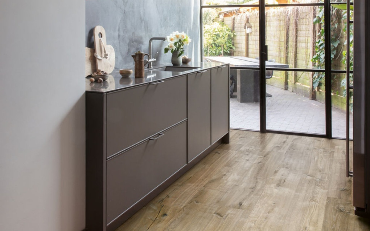 Plinten onderhouden en schilderen