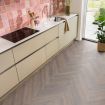 Laminaat Ambiant Marquant Eiken Donker Gerookt Visgraat 342419